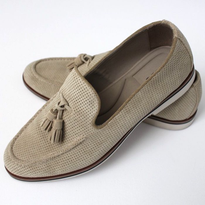 Beige suede tassel loafers